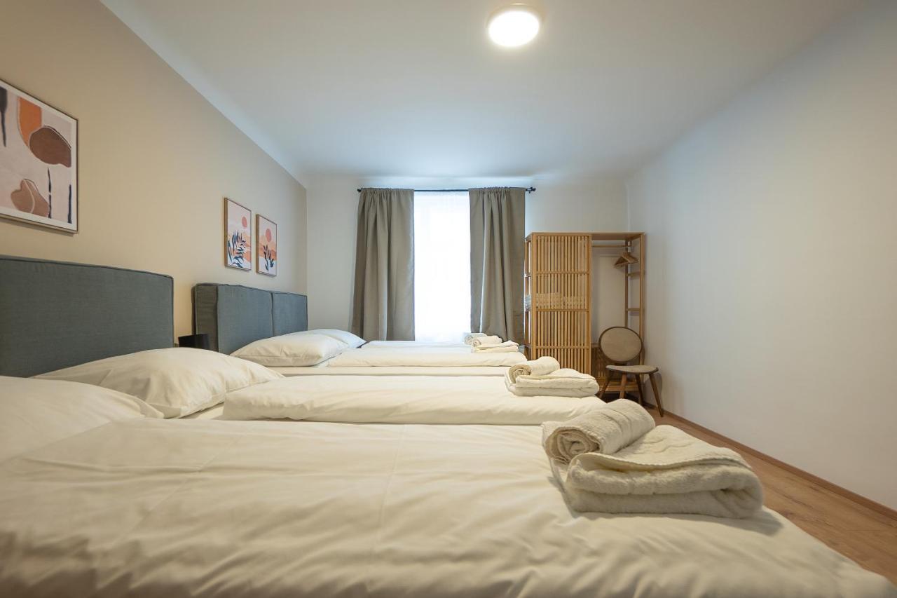 A 2-Bedroom Apartment With A King-Size Bed And A Balcony Is Located Just A 15-Minute Walk From Stephansplatz. Вена Экстерьер фото