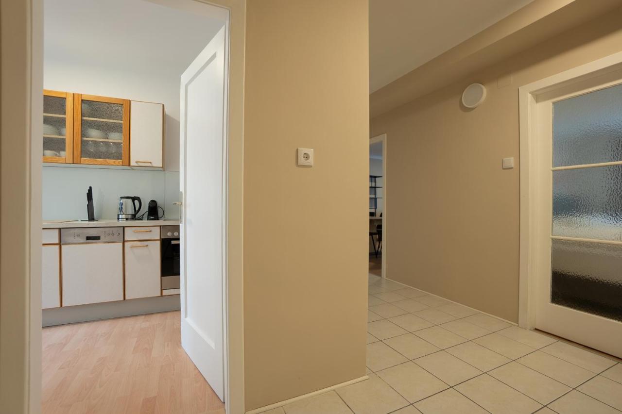 A 2-Bedroom Apartment With A King-Size Bed And A Balcony Is Located Just A 15-Minute Walk From Stephansplatz. Вена Экстерьер фото