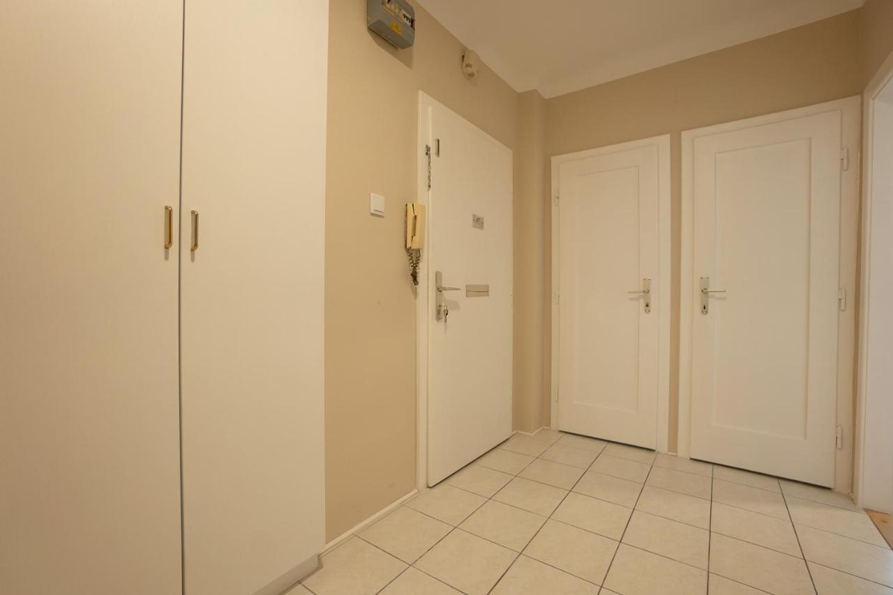 A 2-Bedroom Apartment With A King-Size Bed And A Balcony Is Located Just A 15-Minute Walk From Stephansplatz. Вена Экстерьер фото